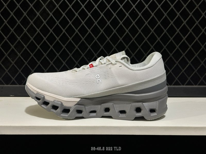 온 클라우드 몬스터 2 레트로 러닝화 001-261251