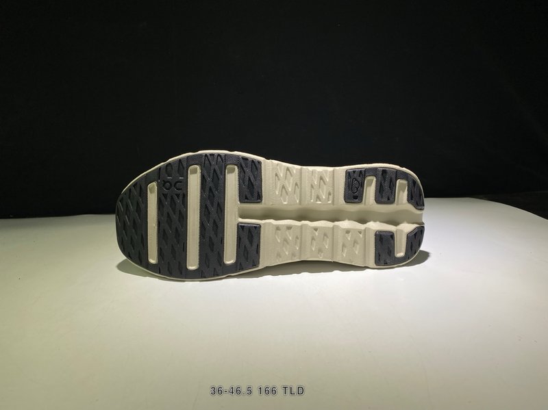 온 클라우드틸트 경량 스포츠 캐주얼화 001-261281