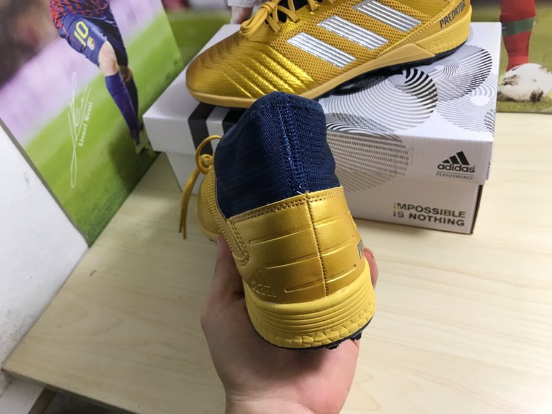 아디다스 프레데터 잔디 축구화 001-261328