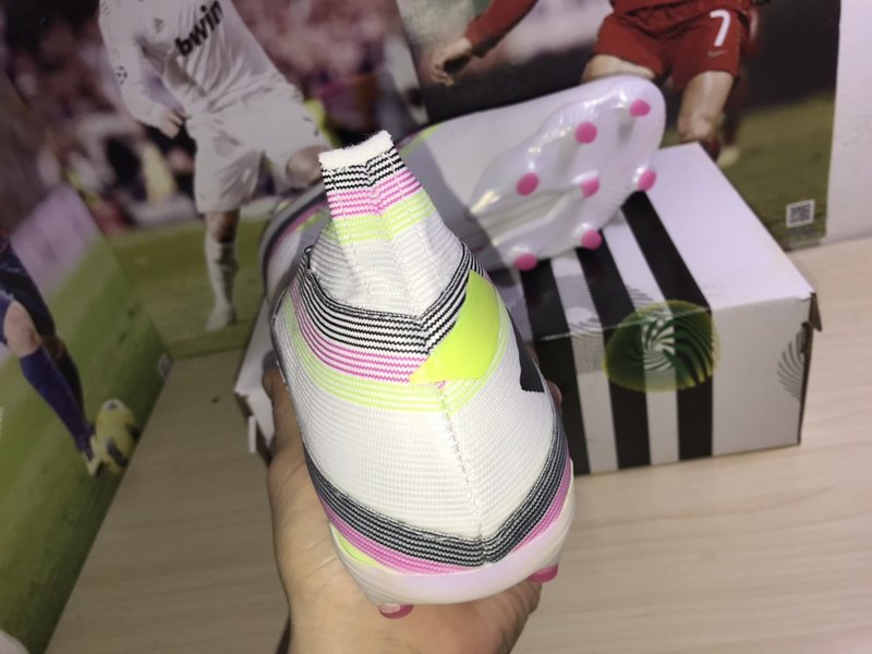 아디다스 밴디지 끈 없는 하이톱 축구화 001-261344