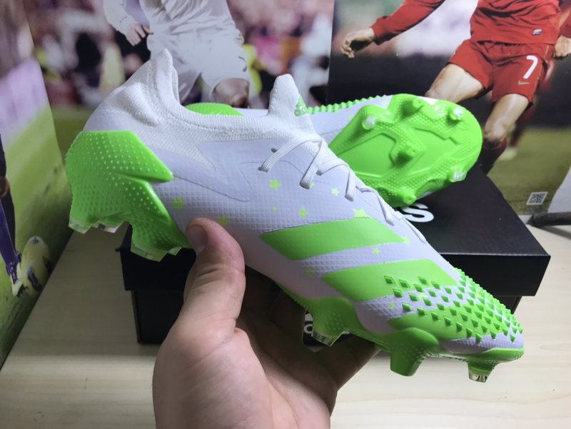 아디다스 프레데터 축구화 화이트 그린 로우탑 001-261534
