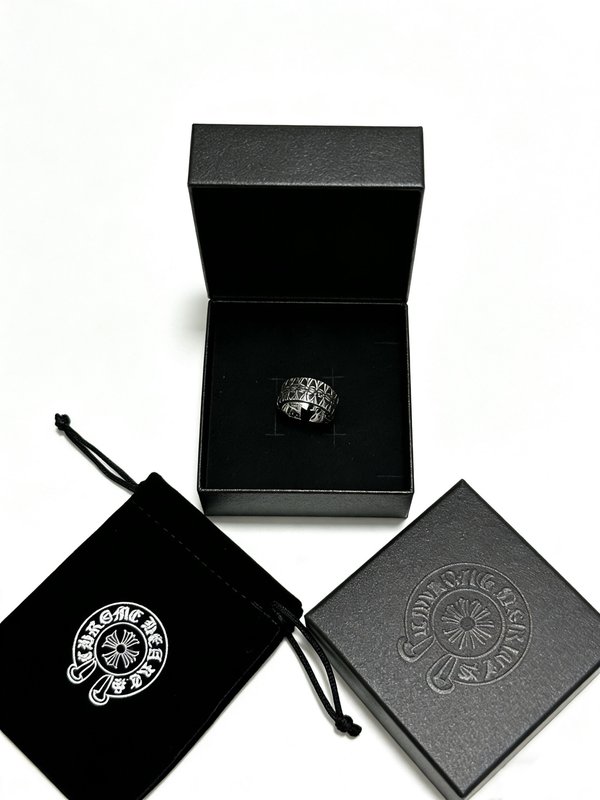Chrome Hearts 클래식 입체 멀티 크로스 링 001-262243