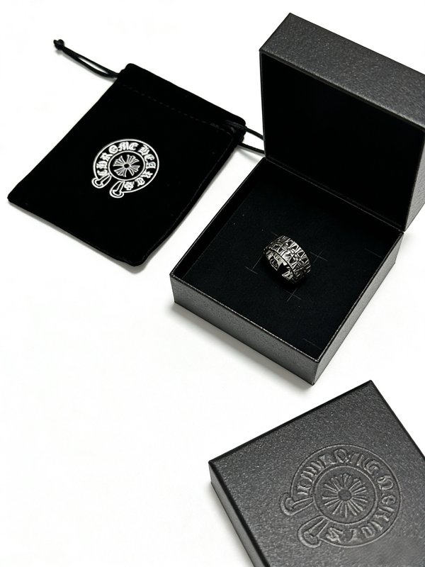 Chrome Hearts 클래식 입체 멀티 크로스 링 001-262243