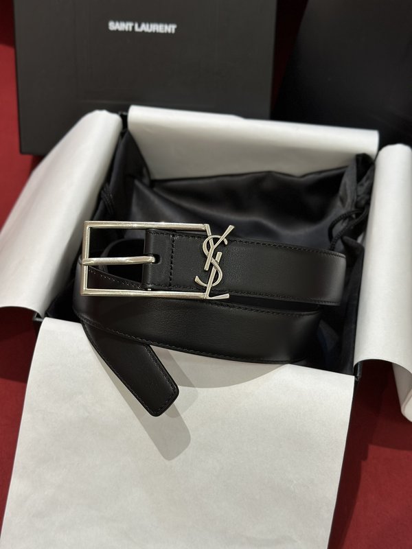 생로랑 YSL 여성용 빈티지 메탈 버클 가죽 벨트 001-262366