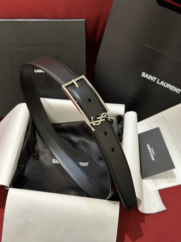 생로랑 YSL 여성용 빈티지 메탈 버클 가죽 벨트 001-262366