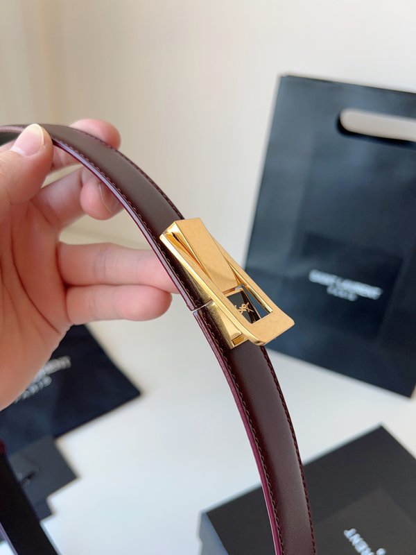 YSL 생로랑 샤르니에르 가죽 벨트 001-262389