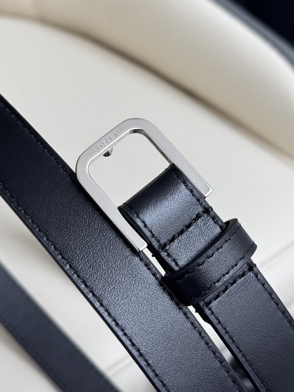 생로랑 여성 가죽 벨트 001-262417