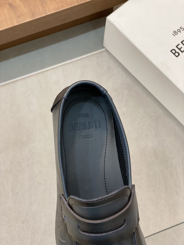 벨루티 로렌조 스웨이드 로퍼 001-262446