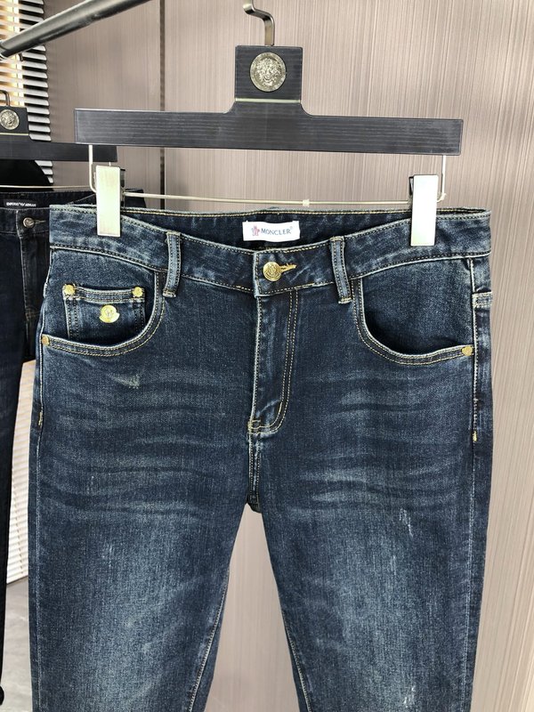 몽클레어 가을 겨울 슬림 스트레이트 데님 진 001-262865