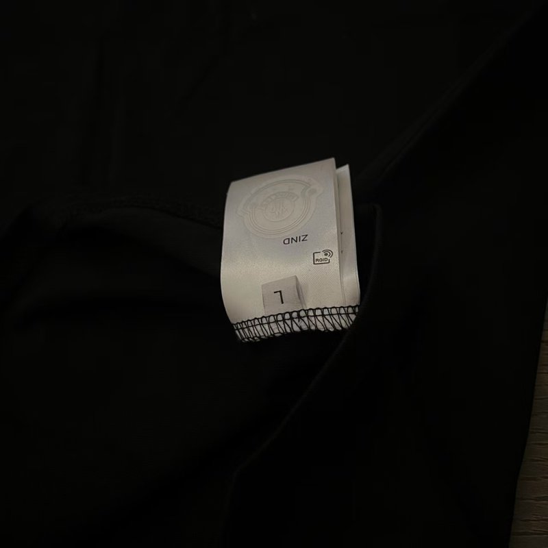 몽클레어 2025 듀얼사 면 소재 반팔 티셔츠 001-262983