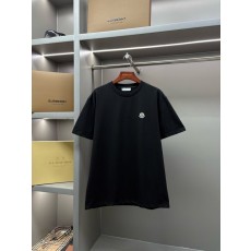몽클레르 로고 패치 라운드넥 반팔 티셔츠 001-263004