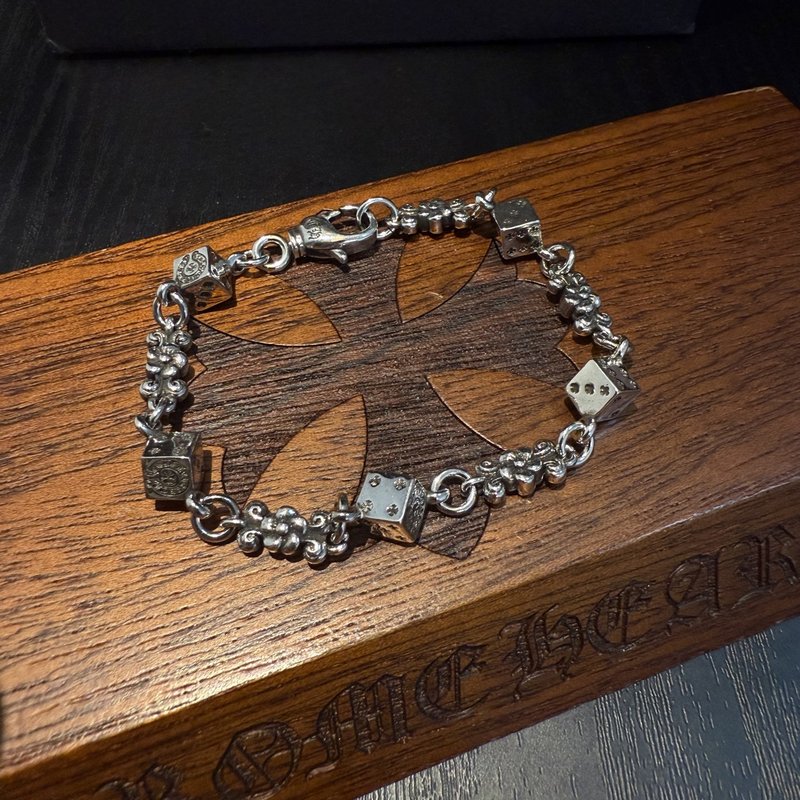 Chrome Hearts 복고 다이스 십자가 꽃 팔찌 001-263109
