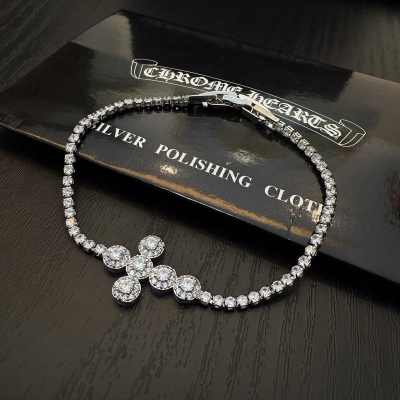 Chrome Hearts 크로스 다이아몬드 팔찌 001-263183