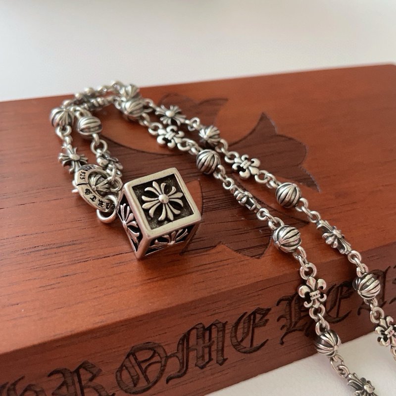 Chrome Hearts 클래식 레트로 멀티 요소 팔찌 001-263346