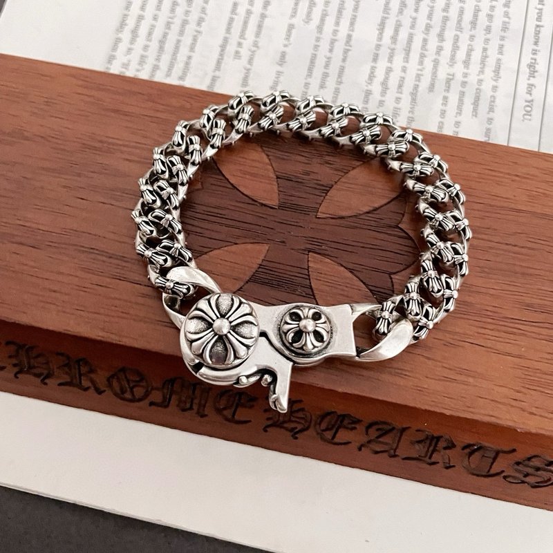 Chrome Hearts 클래식 플라워 랍스터 클로 팔 001-263483
