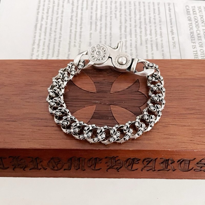 Chrome Hearts 클래식 플라워 랍스터 클로 팔 001-263483