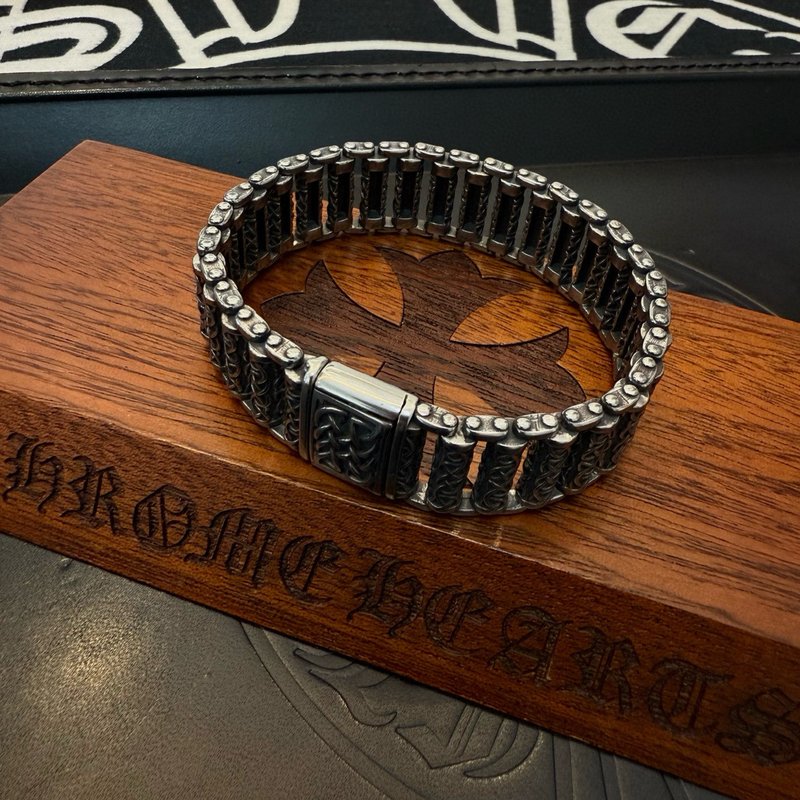 Chrome Hearts 빈티지 멀티 요소 팔찌 001-263524