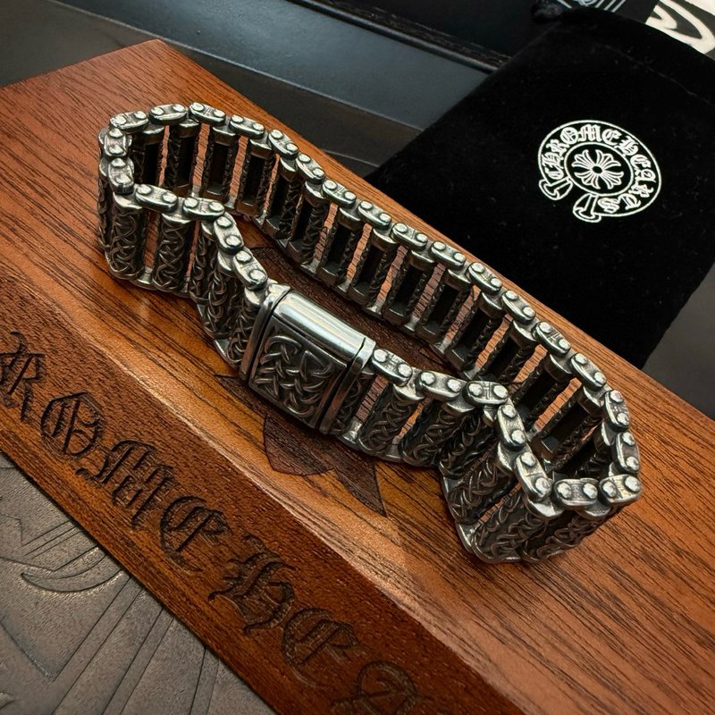 Chrome Hearts 빈티지 멀티 요소 팔찌 001-263524