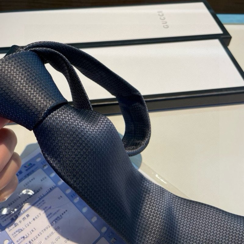 구찌 벌 패턴 넥타이 001-264897