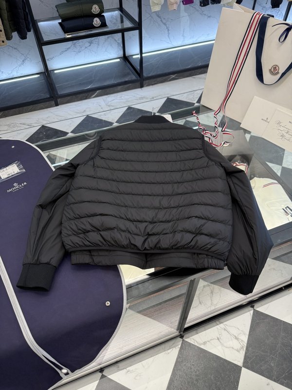 몽클레르 베르니 남성용 3-in-1 숏 다운 자켓 001-265849