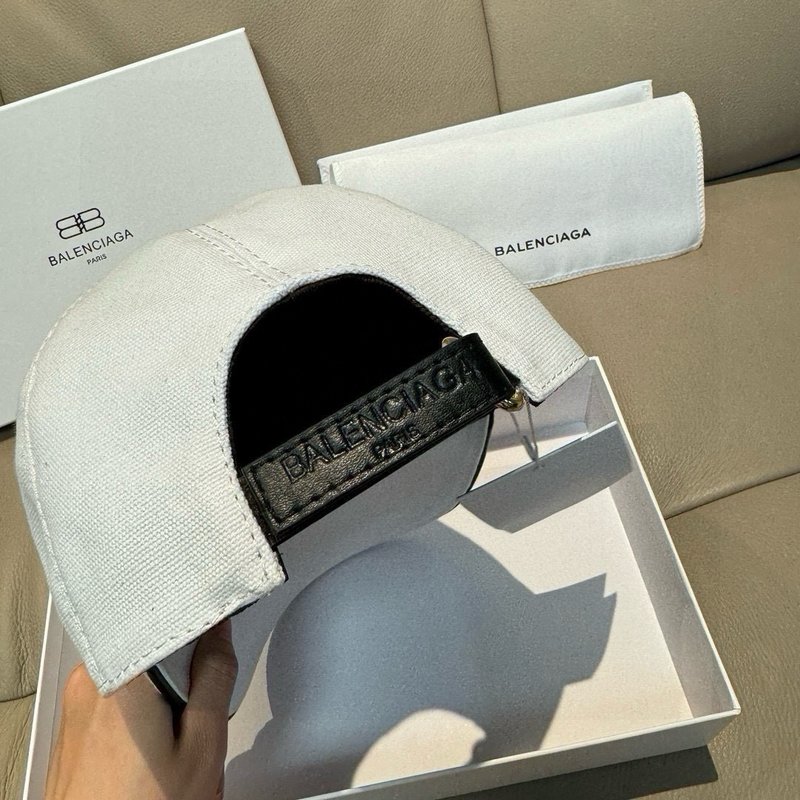 발렌시아가 신상 야구모자 흰색 검정색 001-265935