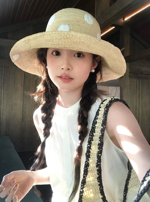 샤넬 물방울 라피아 보닛 001-265992