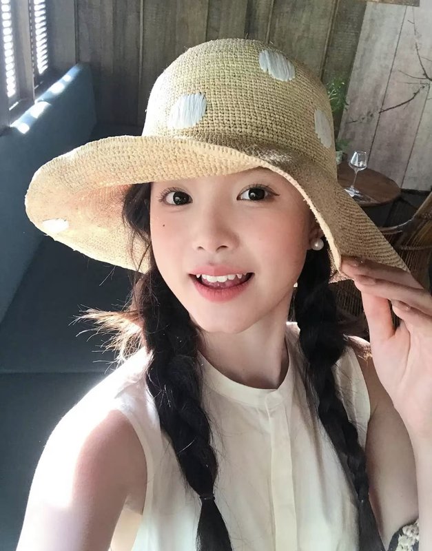 샤넬 물방울 라피아 보닛 001-265992
