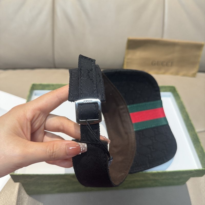Gucci 와이드 테이프 선바이저 001-266176