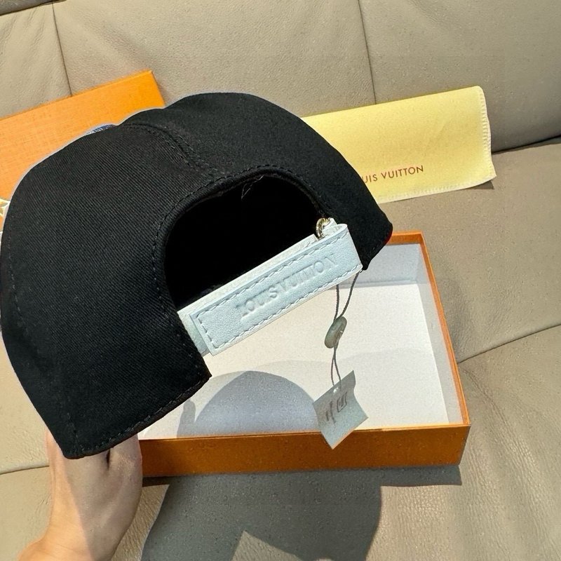 LV 모노그램 패치 볼캡 001-266282