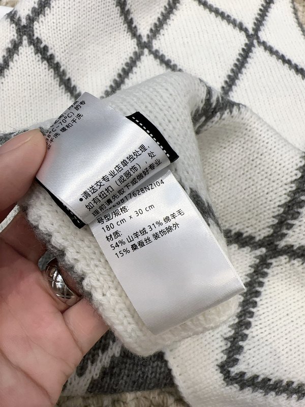 샤넬 초부드럽고 포근한 목도리 001-266589