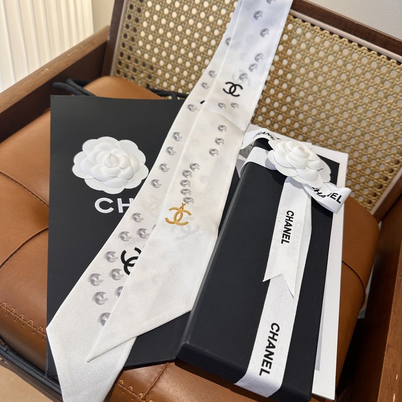 샤넬 작은 진주 양면 실크 머리띠 001-266676