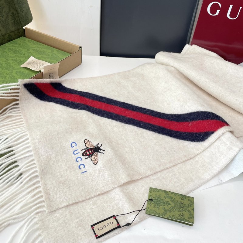 GUCCI 스트라이프 벌 캐시미어 스카프 001-266749