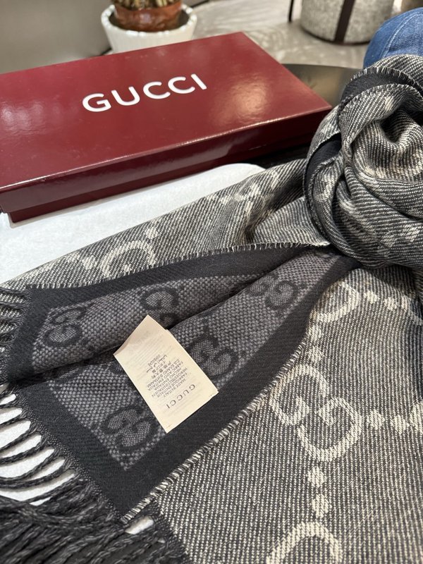 GUCCI 꽃무늬 양면 스카프 001-266761