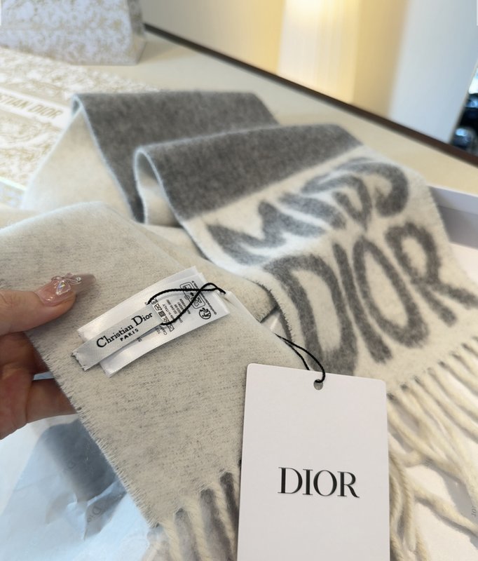 디올 Miss Dior Graffiti 캐시미어 머플러 001-267043