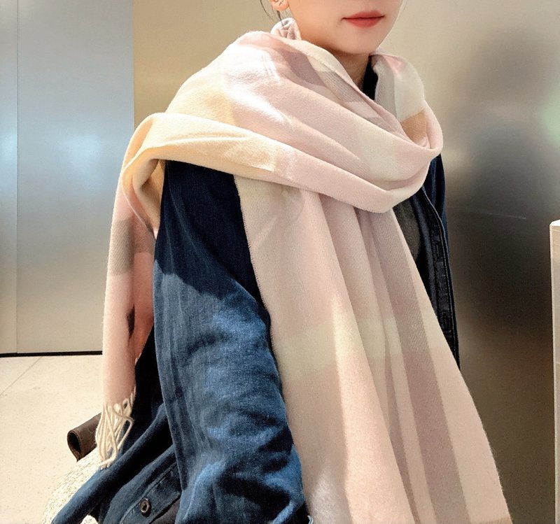 버버리 남녀공용 목도리 심플 워터 웨이브 001-267669