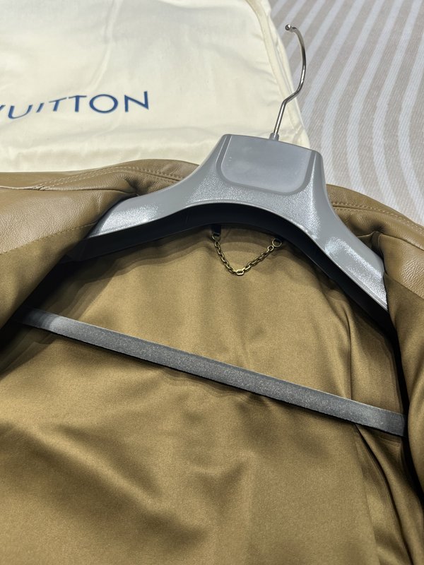 LV 캐주얼 양피 재킷 카키색 001-267980