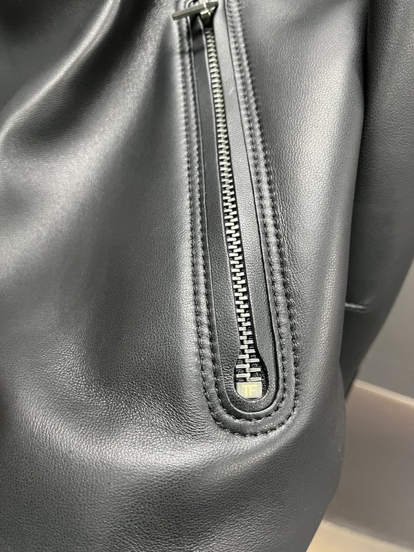 TomFord 소가죽 스탠드칼라 자켓 001-268136