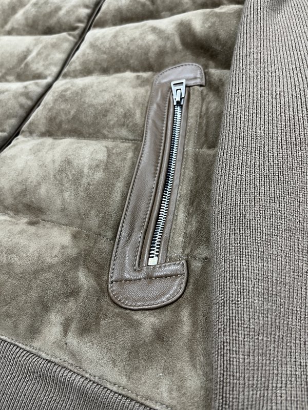 TomFord 스웨이드 다운 자켓 001-268150