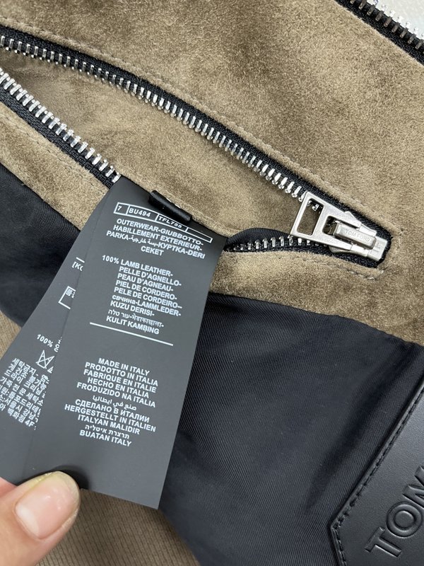 TomFord 스웨이드 다운 자켓 001-268150