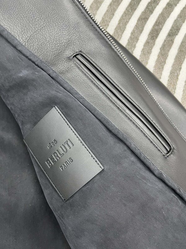 TOM FORD 블랙 오토바이 양가죽 자켓 001-268198