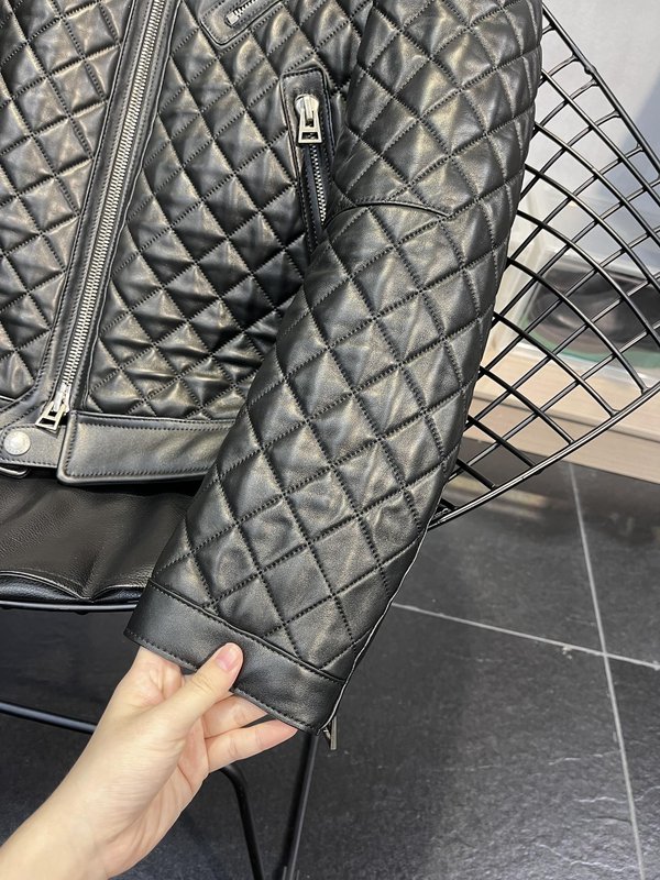 TOM FORD 다이아몬드 퀼팅 가죽 자켓 001-268264