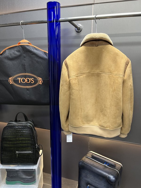 TODS 양모피 일체형 베이스볼 재킷 001-268397