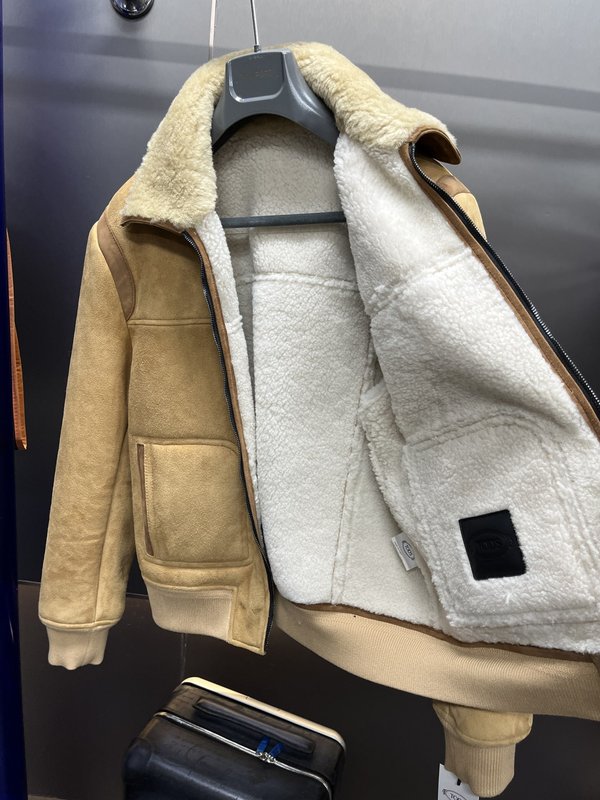 TODS 양모피 일체형 베이스볼 재킷 001-268397