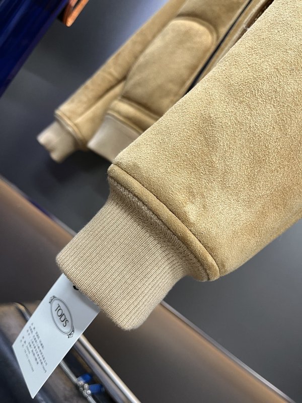 TODS 양모피 일체형 베이스볼 재킷 001-268397