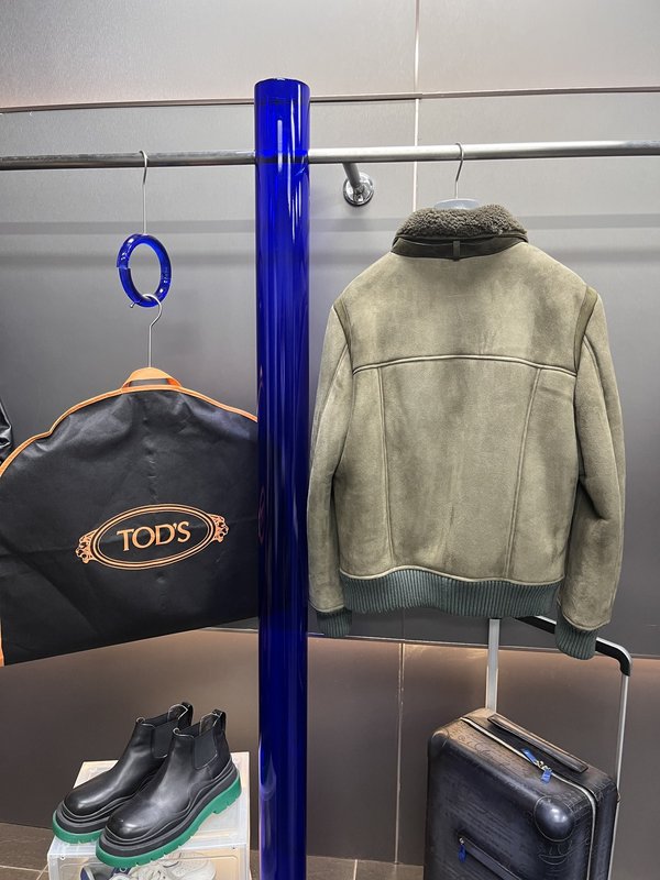 TODS 양모피 일체형 숏 가죽 점퍼 001-268401