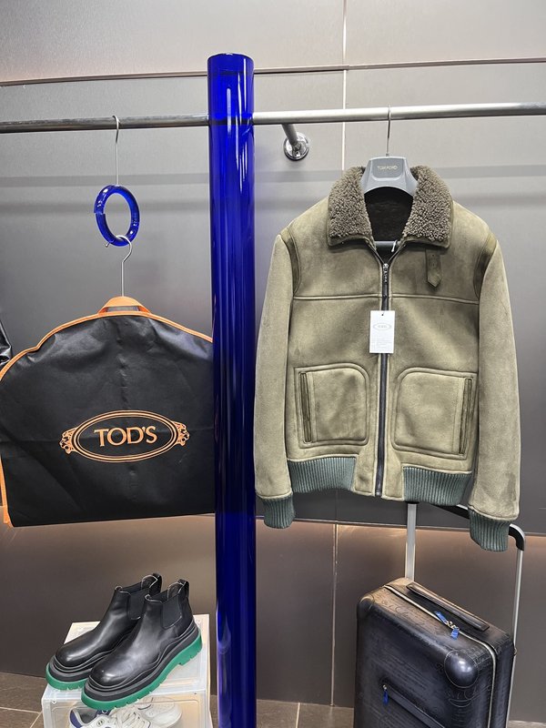 TODS 양모피 일체형 숏 가죽 점퍼 001-268401