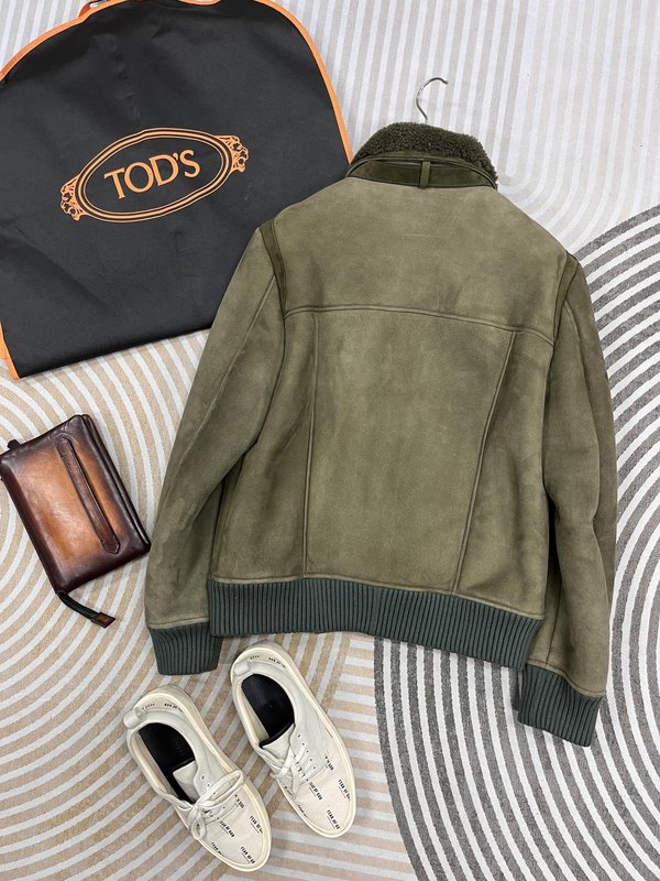 TODS 양모피 일체형 숏 피 자켓 001-268400