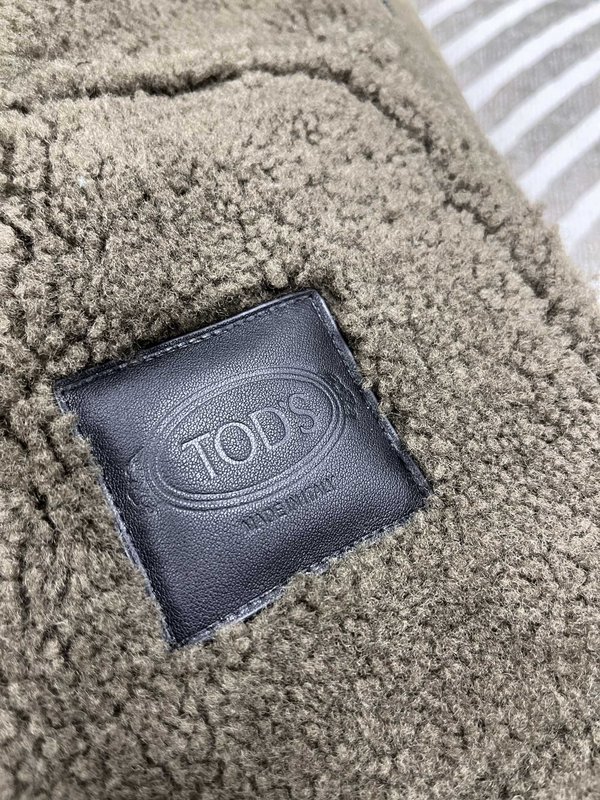 TODS 양모피 일체형 숏 피 자켓 001-268400