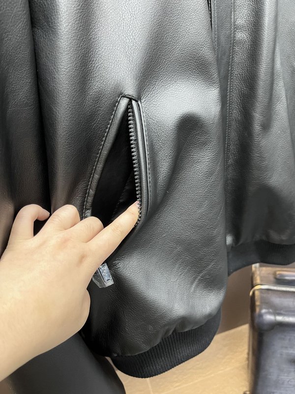 발렌시아가 오버사이즈 가죽 자켓 001-268410