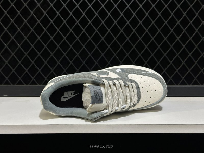 나이키 UNDEFEATED x Air Force 1 로 001-269447
